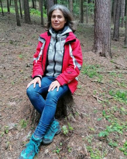 Angelika Treitler im Wald