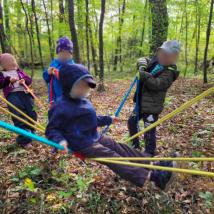 Kinder spielen